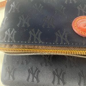 Dooney Bourke crossbody New York Yankee bag